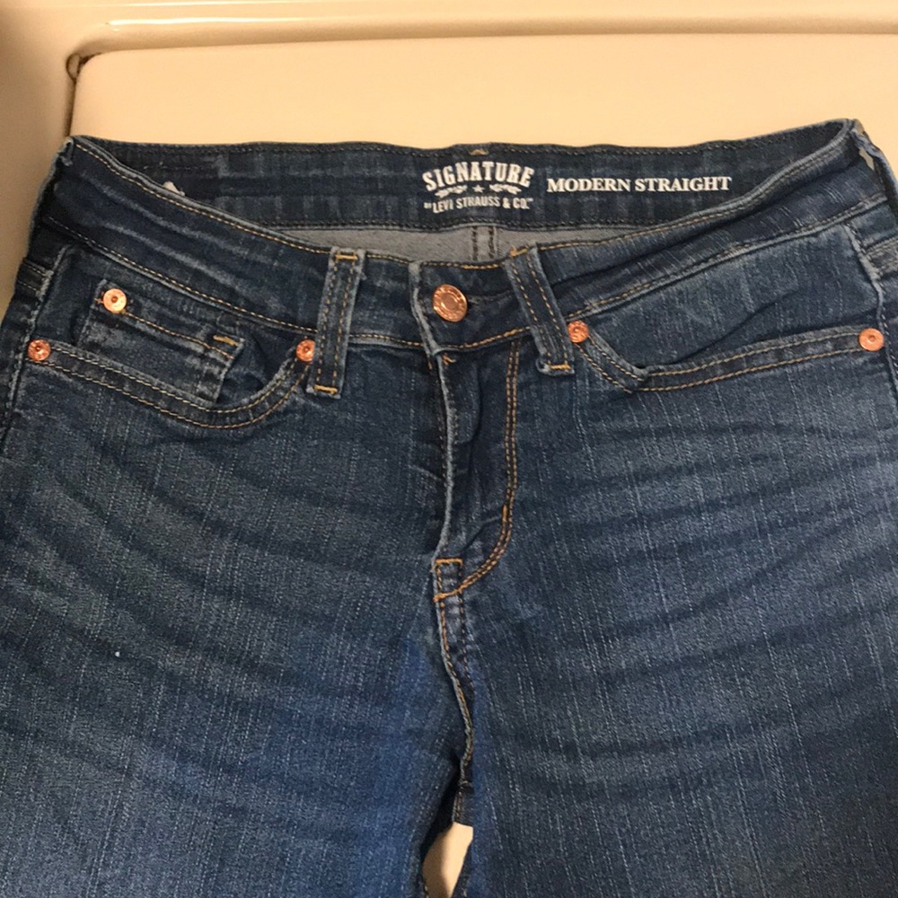 Levi Strauss & Co Modern Straight Legged Jeans